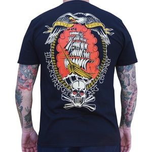 NWT- Mens Live Free Pirate Ship and Skull Short Sleeve T-Shirt S-2XL